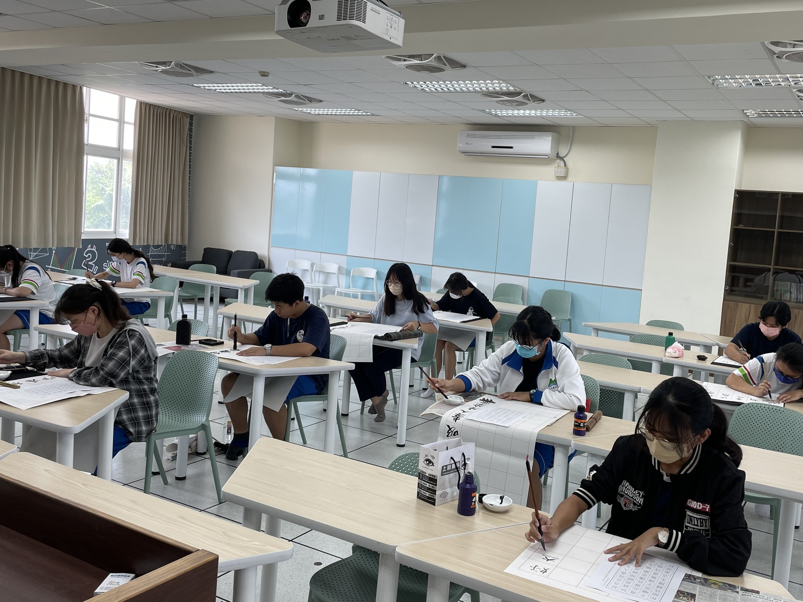 111學年度 國語文競賽 寫字比賽圖片