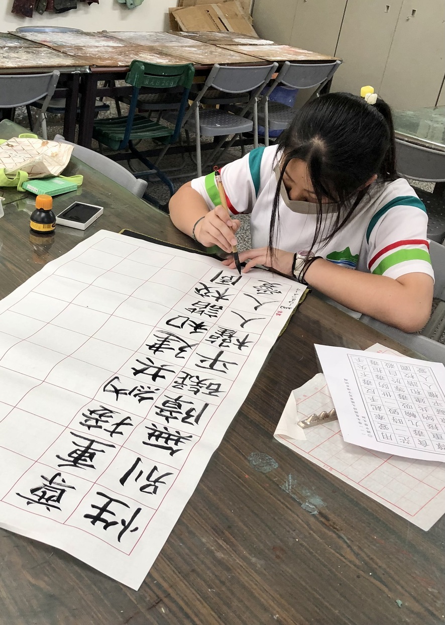 111學年度 國語文競賽 寫字比賽圖片