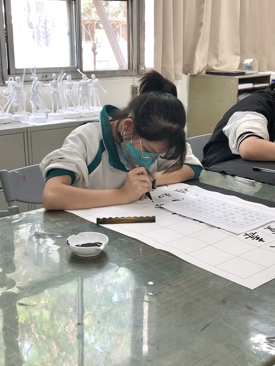 111學年度 國語文競賽 寫字比賽圖片
