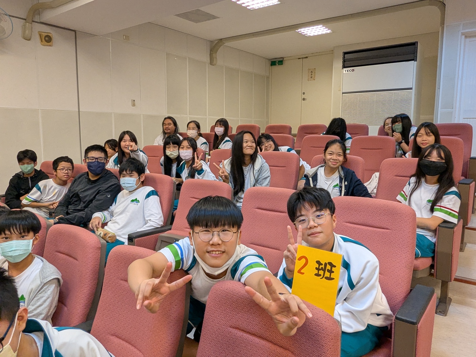 114學年度 國一二年級 英文經典背(朗)誦比賽圖片