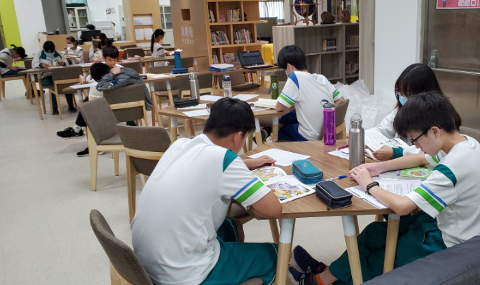課外閱讀社圖片